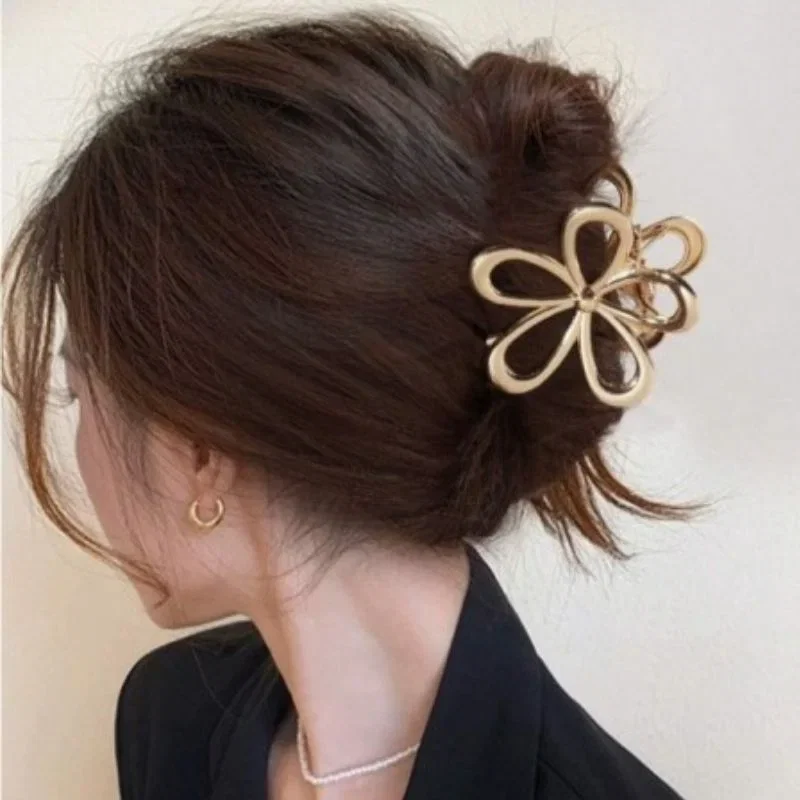 Clama de Par Eleganta cu Floare Aurie [0]