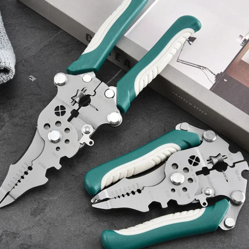 Cleste universal multifunctional cu 18 functii, pliabil [4]