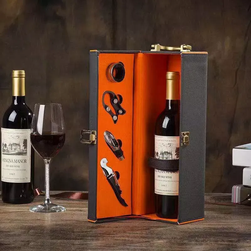 Cadouri de Casa Noua - Cutie de vin Deluxe pentru 1 sticla cu accesorii de vin incluse interior oranj