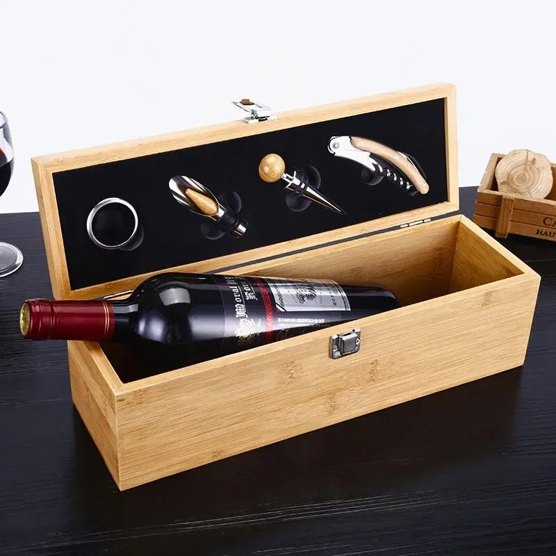 Cadouri pentru Iubit - Cutie de vin pentru o sticla cu 4 accesorii incluse