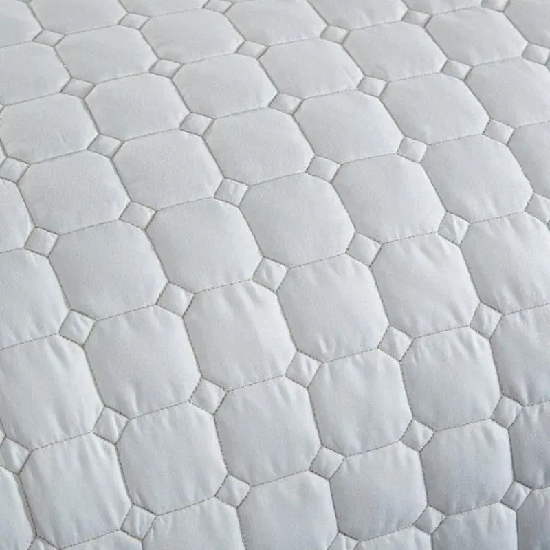 Cuvertura matlasata Estiva - Crem, 250x260 cm, 2 fete de perna [2]