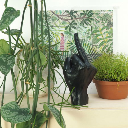 Cadouri Haioase - Degetul mijlociu, Sculptura tabu, Black