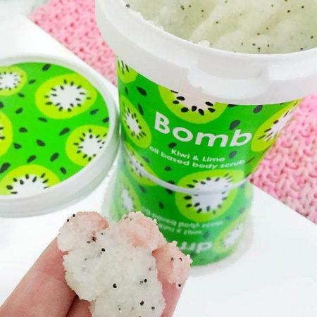 Exfoliant corp Kiwi & Lime Bomb Cosmetics [1]