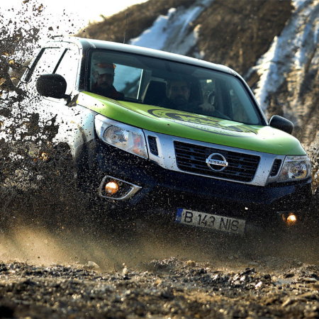 Cel ce are tot - Experienta 100 Tracks Navara Academia Titi Aur