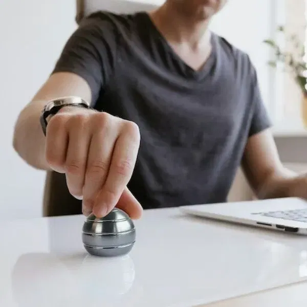 Glob rotativ de masa cu Iluzie hipnotica de vartej [1]