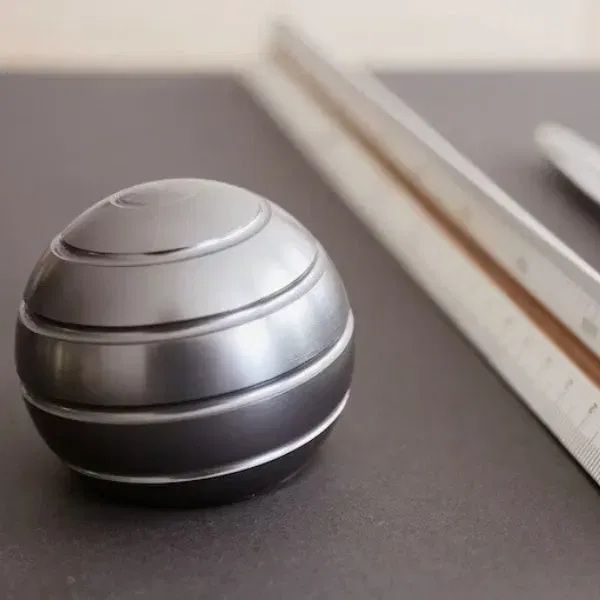 Glob rotativ de masa cu Iluzie hipnotica de vartej [9]