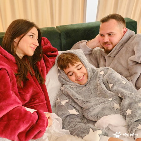 Hanorac patura cu maneci baieti Grey Stelute Fosforescente cu buzunar cangur 440g/mp 105 cm [7]