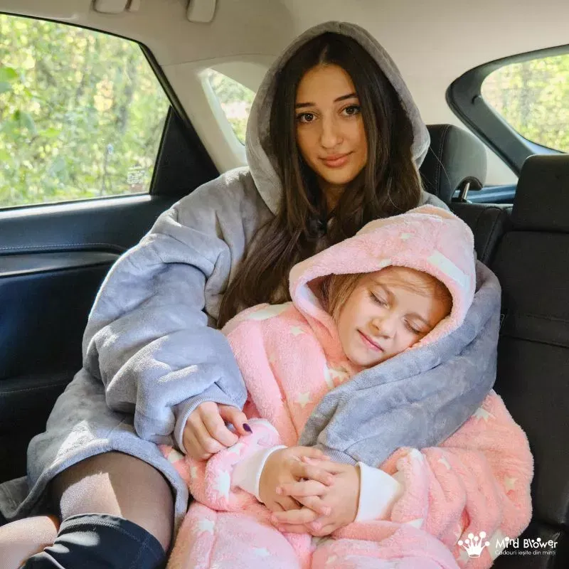 Hanorac patura cu maneci fete Luna Fosforescenta Roz cu buzunar cangur Flanel & Polar 440g/mp 105 cm [4]