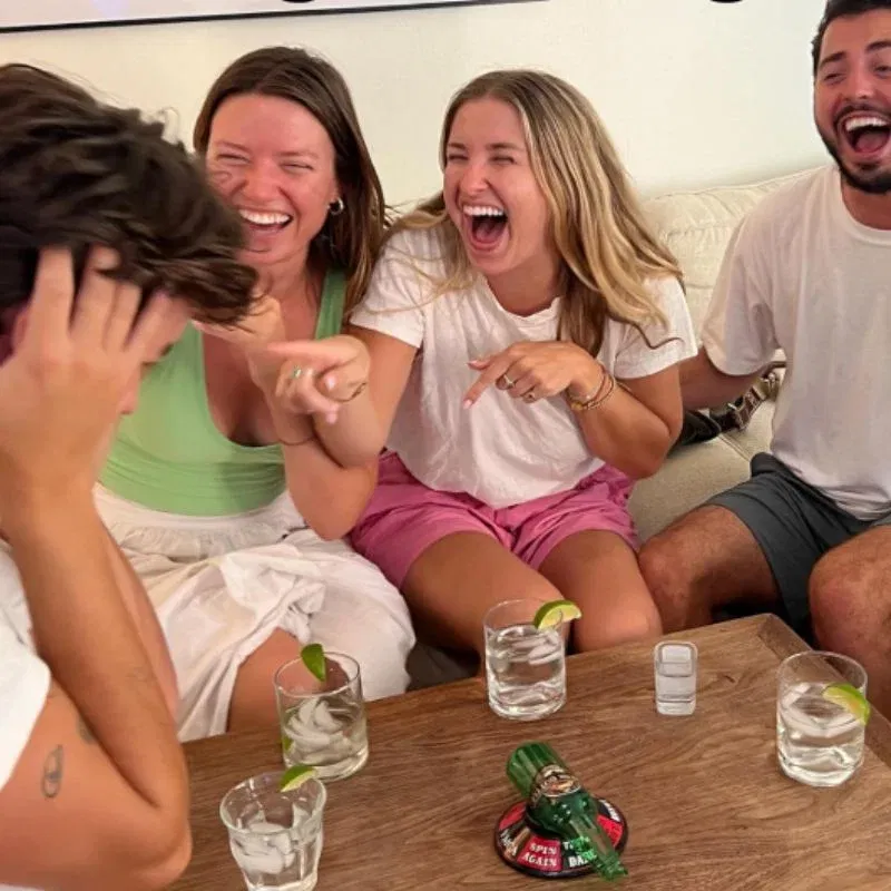 Joc de baut amuzant Invarte sticla [3]