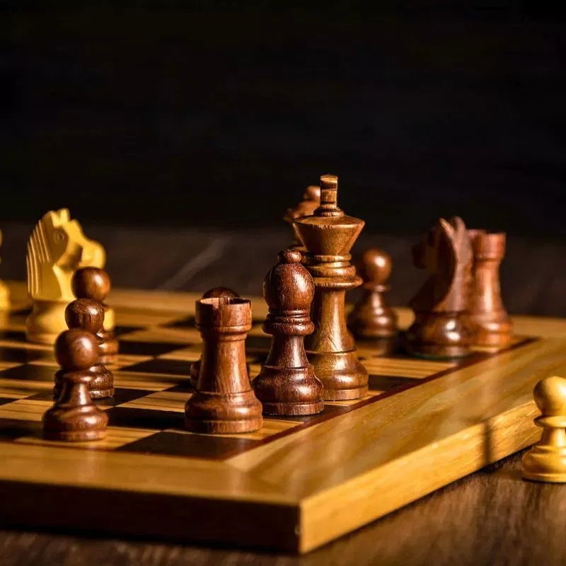 Joc Sah Staunton Nebunul de Olive caseta 50x50cm tabla si piese din lemn [5]