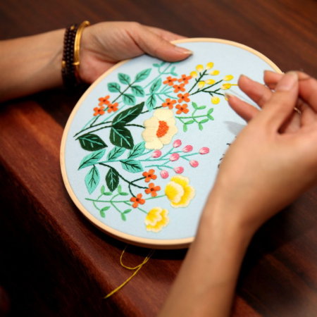 Kit Broderie DIY, Albina si flori [6]