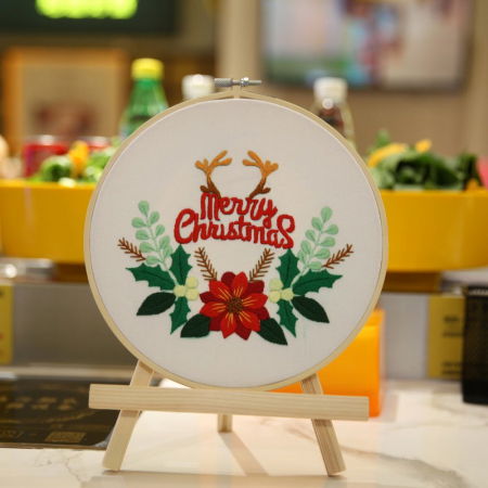 Kit Broderie DIY de Craciun, Merry Christmas, Semi coronita [0]