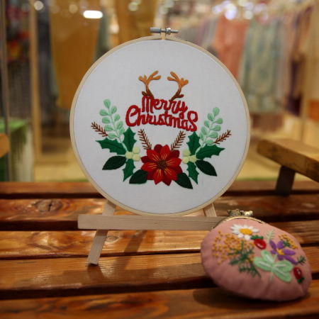 Kit Broderie DIY de Craciun, Merry Christmas, Semi coronita [3]
