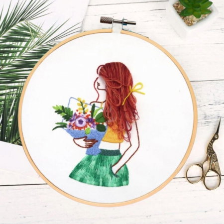 Kit Broderie DIY, Silhouette, Fata cu buchet de flori [1]