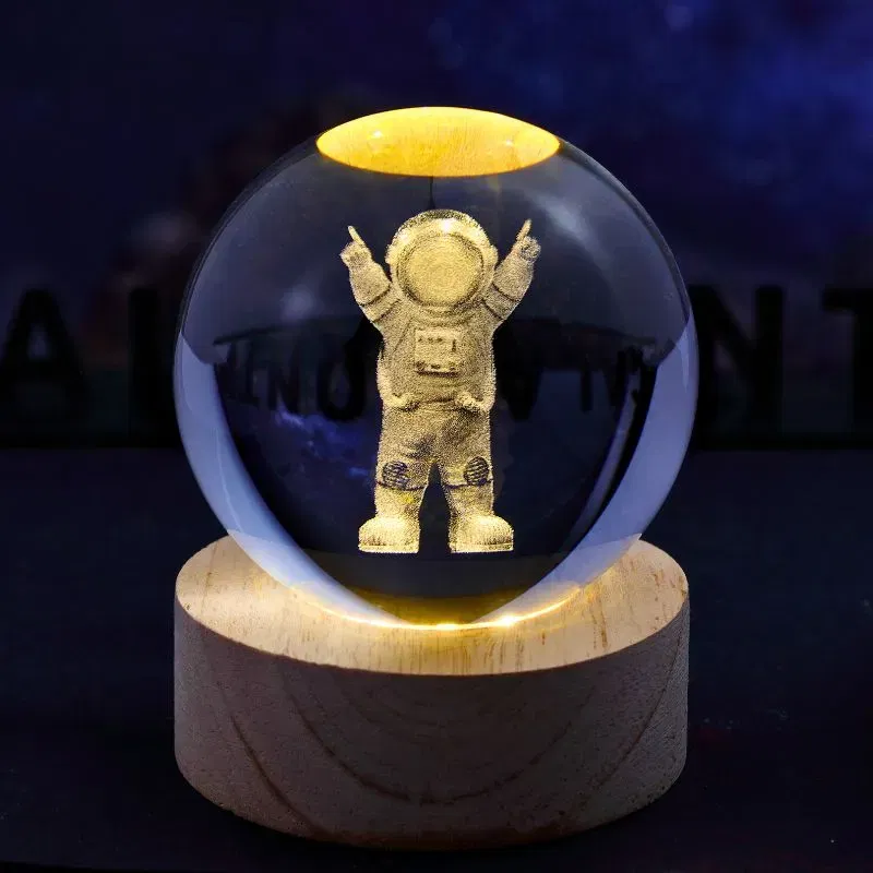 Cele mai noi - Lampa Glob de Cristal Astronaut