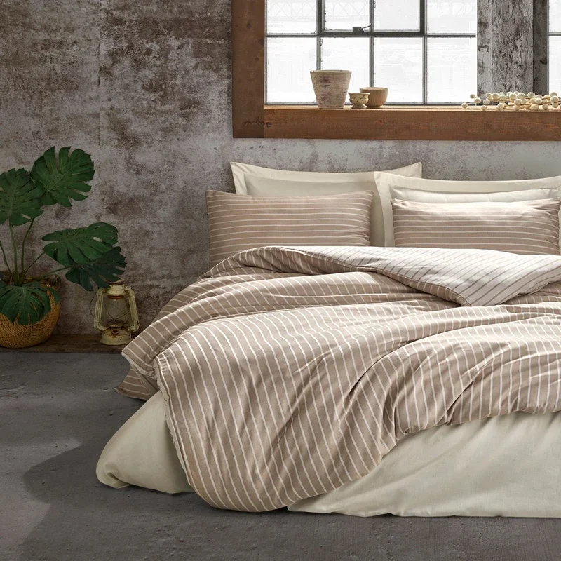 Lenjerie satinata cu bambus Bamboo - Mink, 200x220 cm, 4 fete de perna, cearsaf [0]