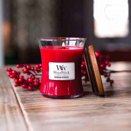 LUMANARE PARFUMATA WOODWICK CRIMSON BERRIES BORCAN MEDIU [0]