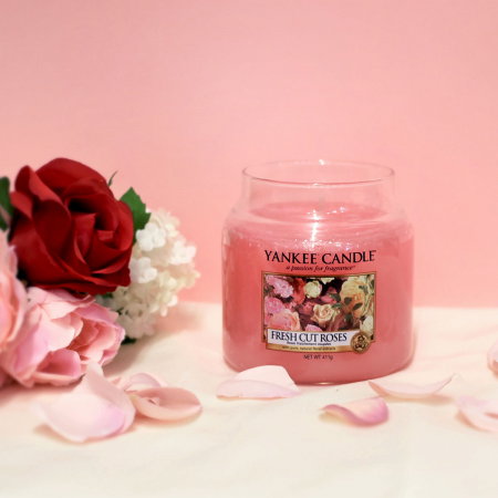LUMANARE PARFUMATA YANKEE FRESH CUT ROSES BORCAN MEDIU [0]