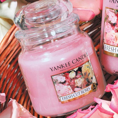 LUMANARE PARFUMATA YANKEE FRESH CUT ROSES BORCAN MEDIU [1]