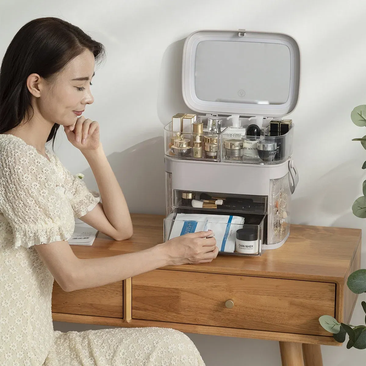 Organizator cosmetice Cutie cu oglinda iluminata LED [2]