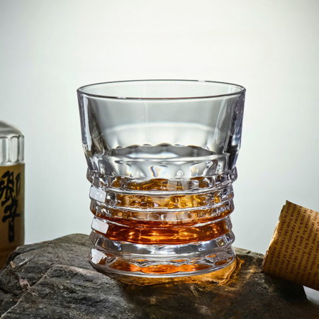 Petrecere - Pahar whiskey Clouds