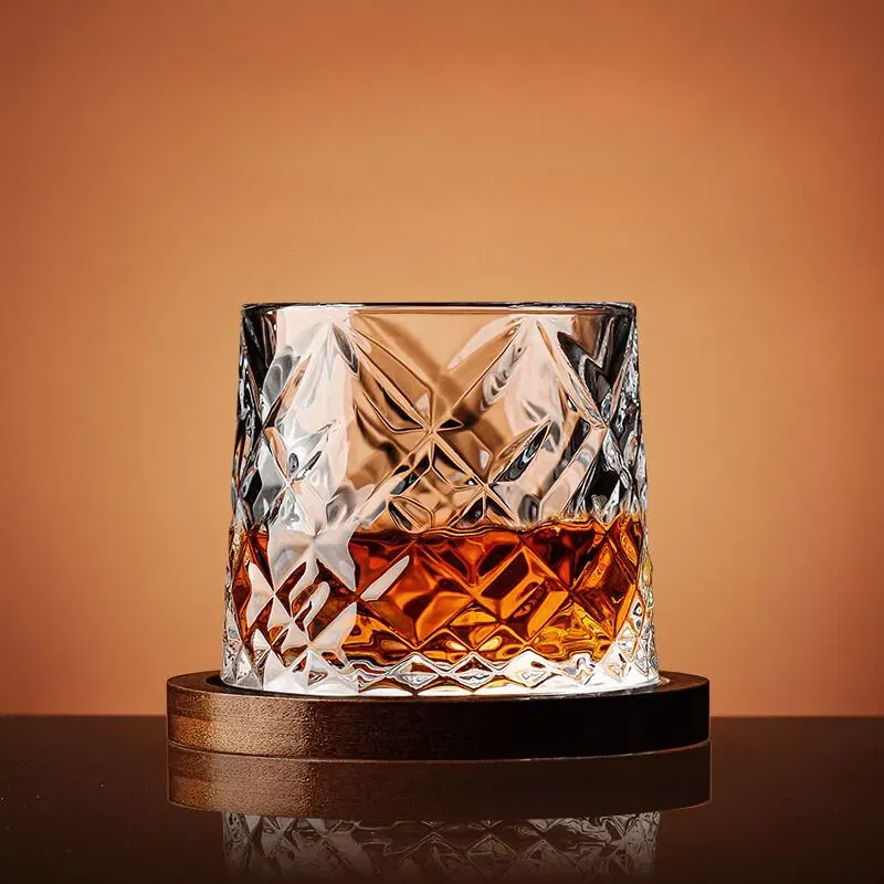 Petrecere - Pahar whiskey Diamant cu baza din lemn