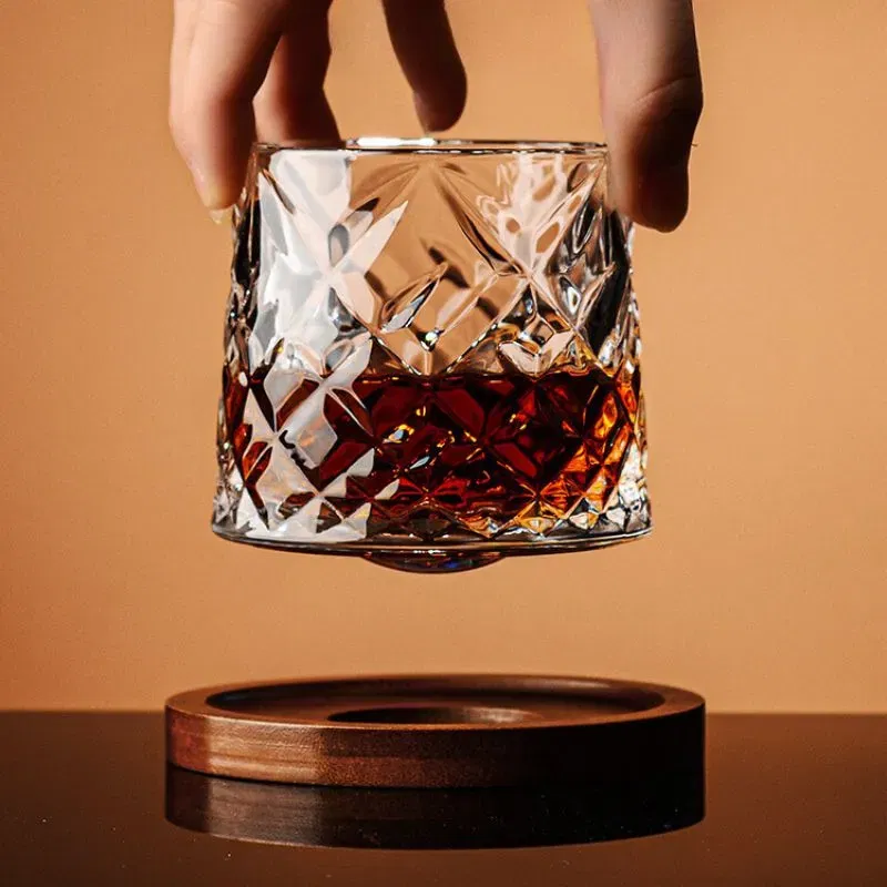 Pahar whiskey Diamant cu baza din lemn [1]
