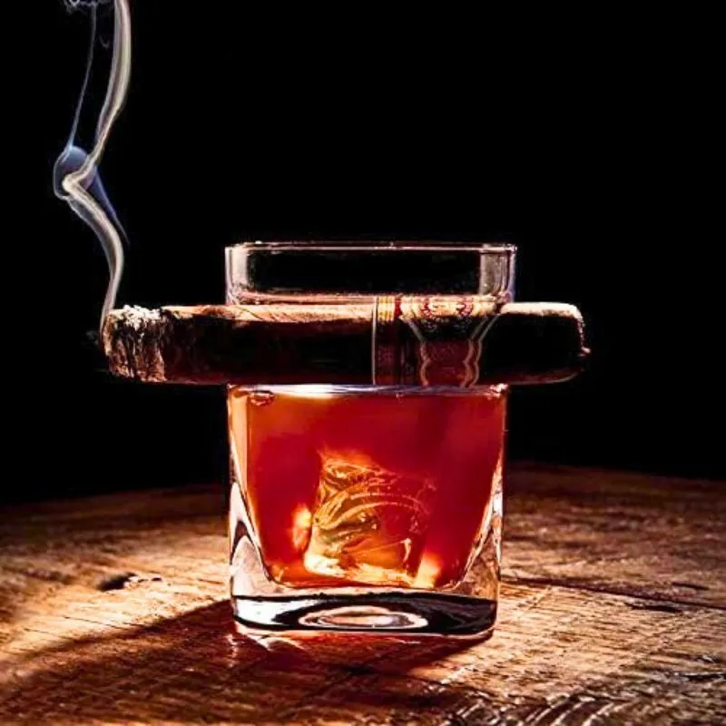 Pahar whiskey cu Suport Trabuc [2]