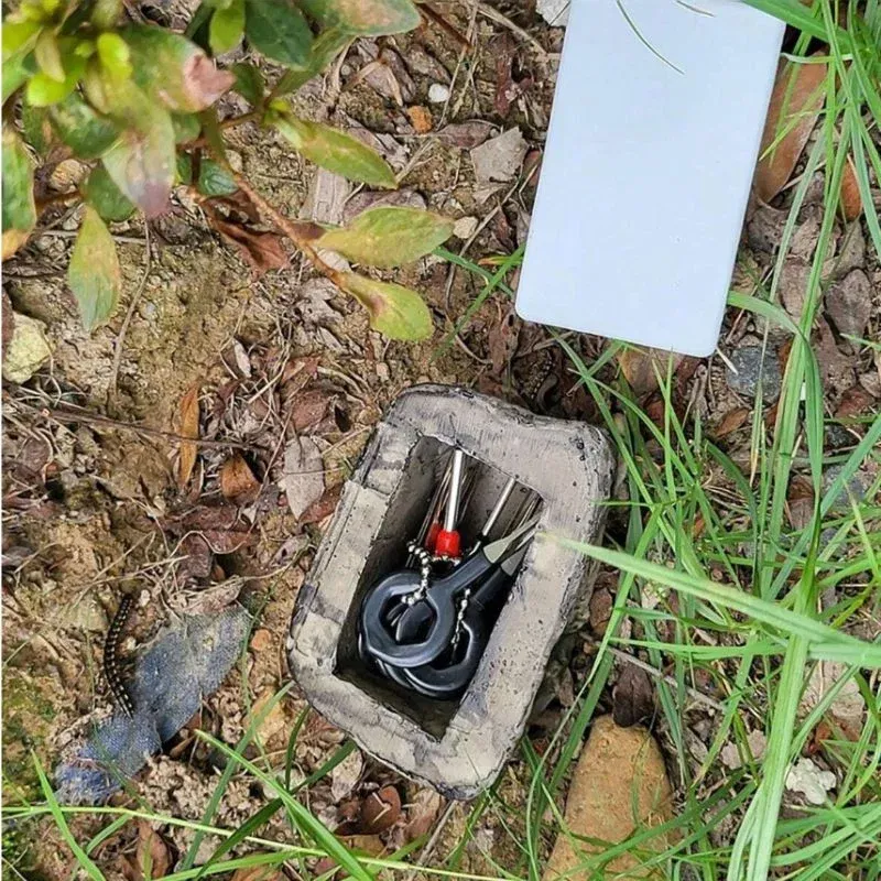 Piatra cu ascunzatoare pentru chei [1]