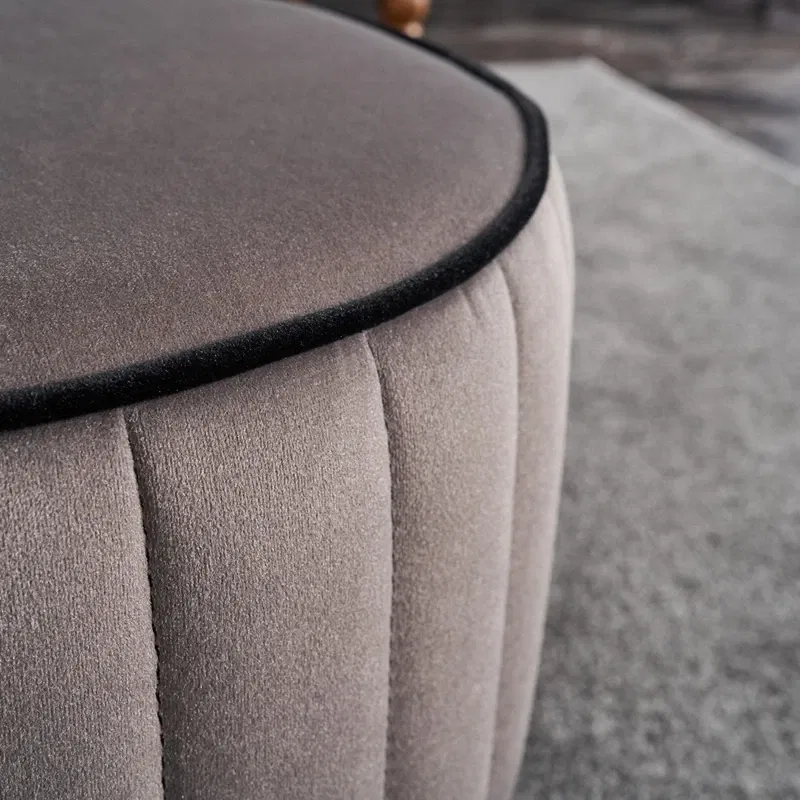 Puf Rose, gri, catifea, baza din lemn, confortabil si elegant [3]