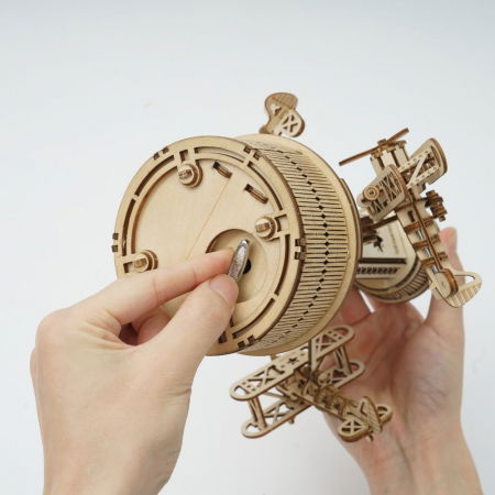 Puzzle 3D Cutiuta Muzicala, Turn de control aerian, Lemn, Robotime [3]