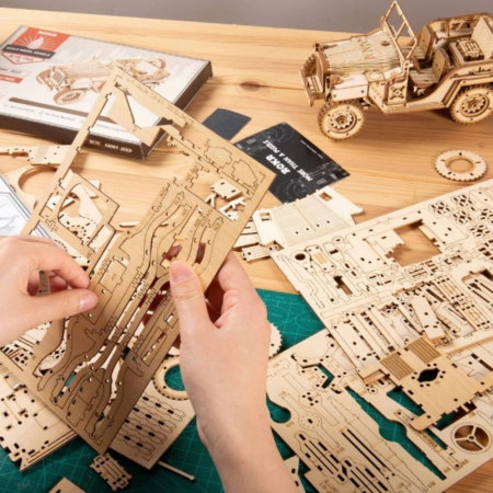 Puzzle 3D Masina militara, Lemn, Robotime [4]