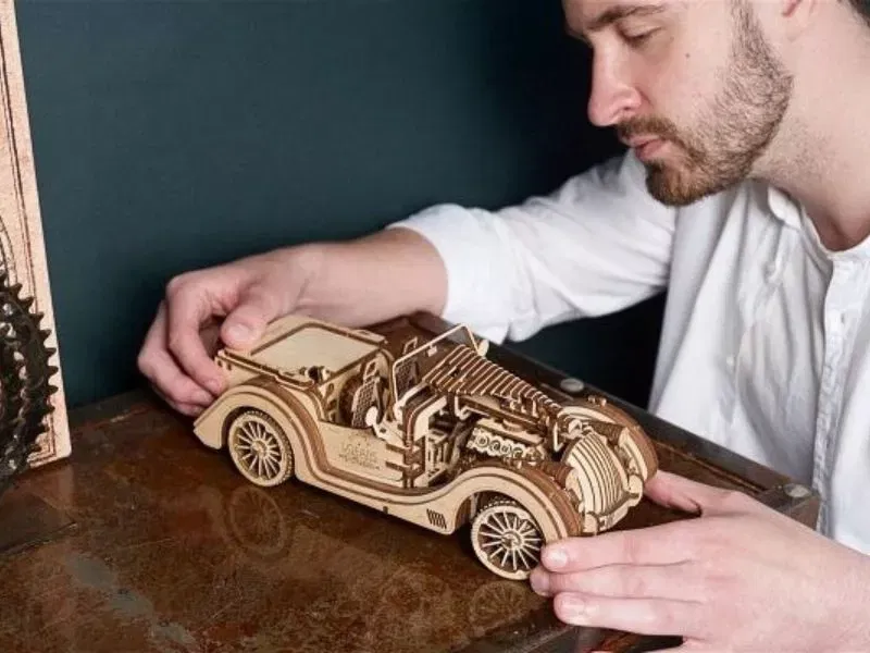 Puzzle 3D Model Roadster VM-O1 din lemn Ugears [33]