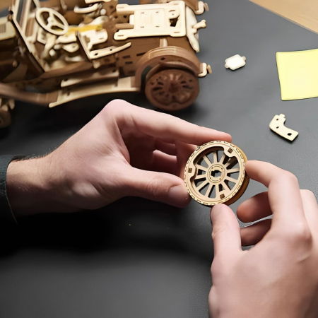 Puzzle 3D Retro Car UGR-T din lemn, Ugears [5]