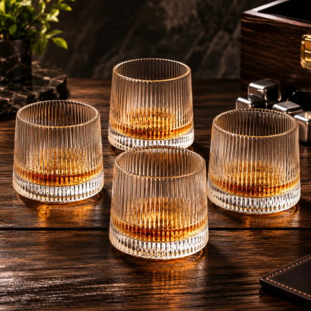Cadouri Craciun Pentru Barbati - Set 4 Pahare whiskey Rotating Vertical