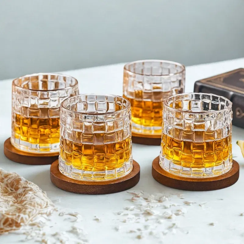 Set 4 Pahare whiskey Rotativ cu baza din lemn [0]