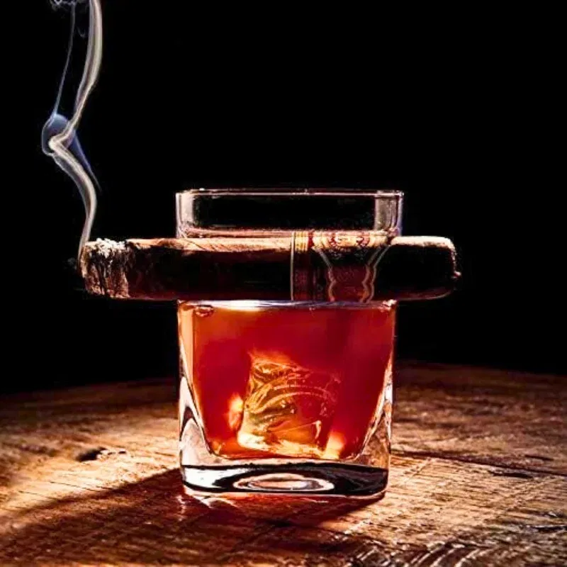 Set 6 pahare whiskey cu Suport Trabuc [6]