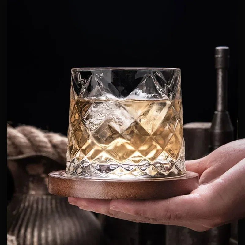 Set 6 Pahare whiskey Diamant cu baza din lemn [4]