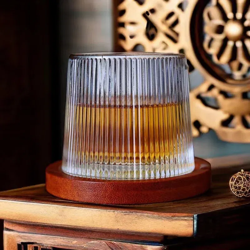 Set 6 Pahare whiskey Stripes cu baza din lemn [5]