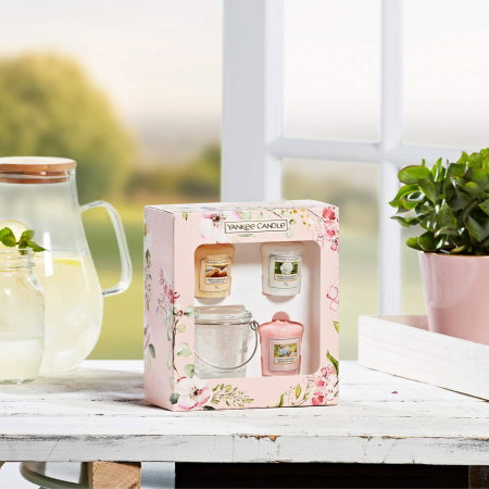 Set cadou 3 lumanari parfumate Yankee Candle Garden Hideaway [0]
