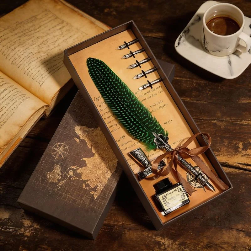 Cadouri pentru Nasi - Set cadou Caligrafie Vintage cu Pana paun verde si Cerneala si Accesorii, 7 piese