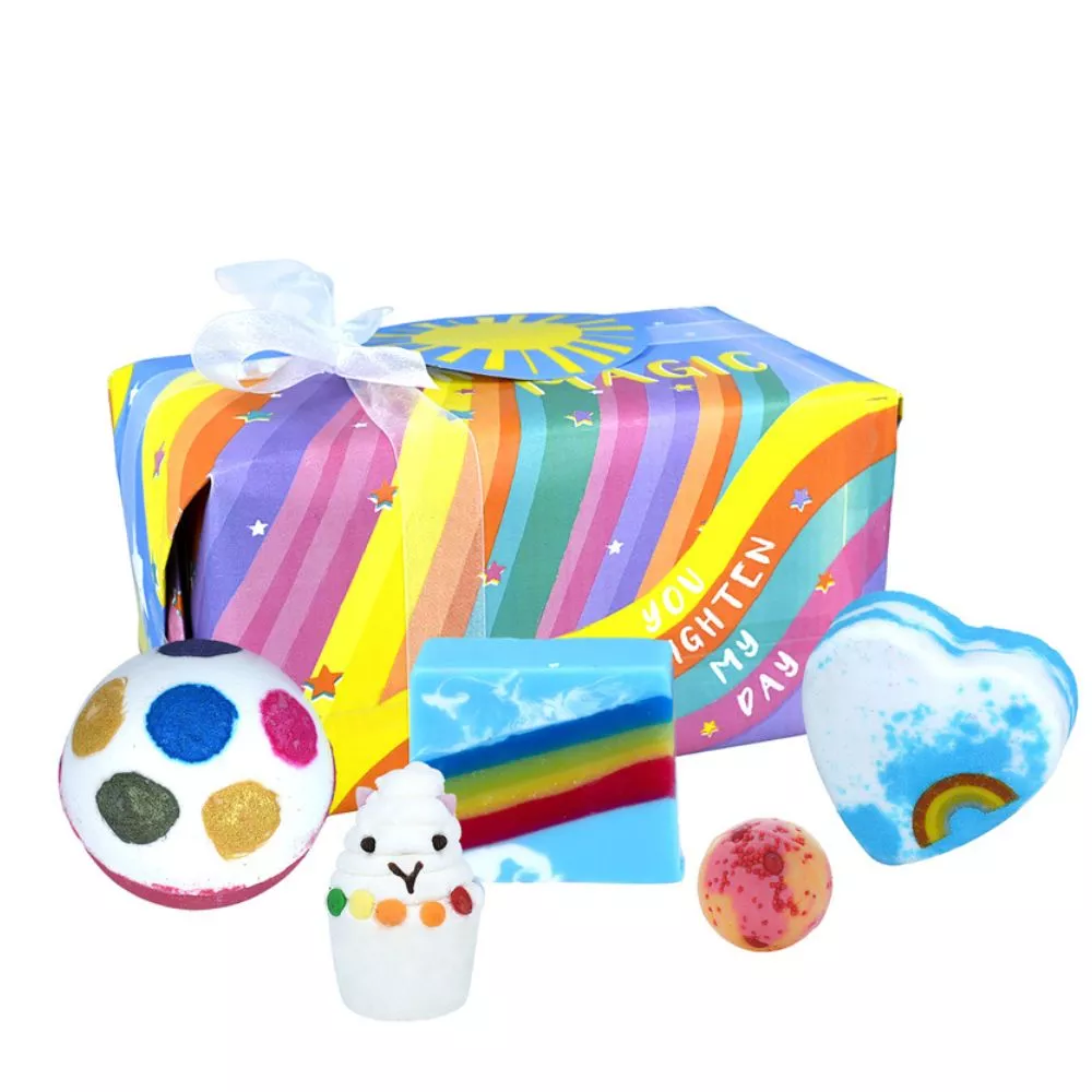 Cadouri pentru Iubita - Set cadou de apreciere cu bombe de baie si sapun, Esti magie, 5 pcs