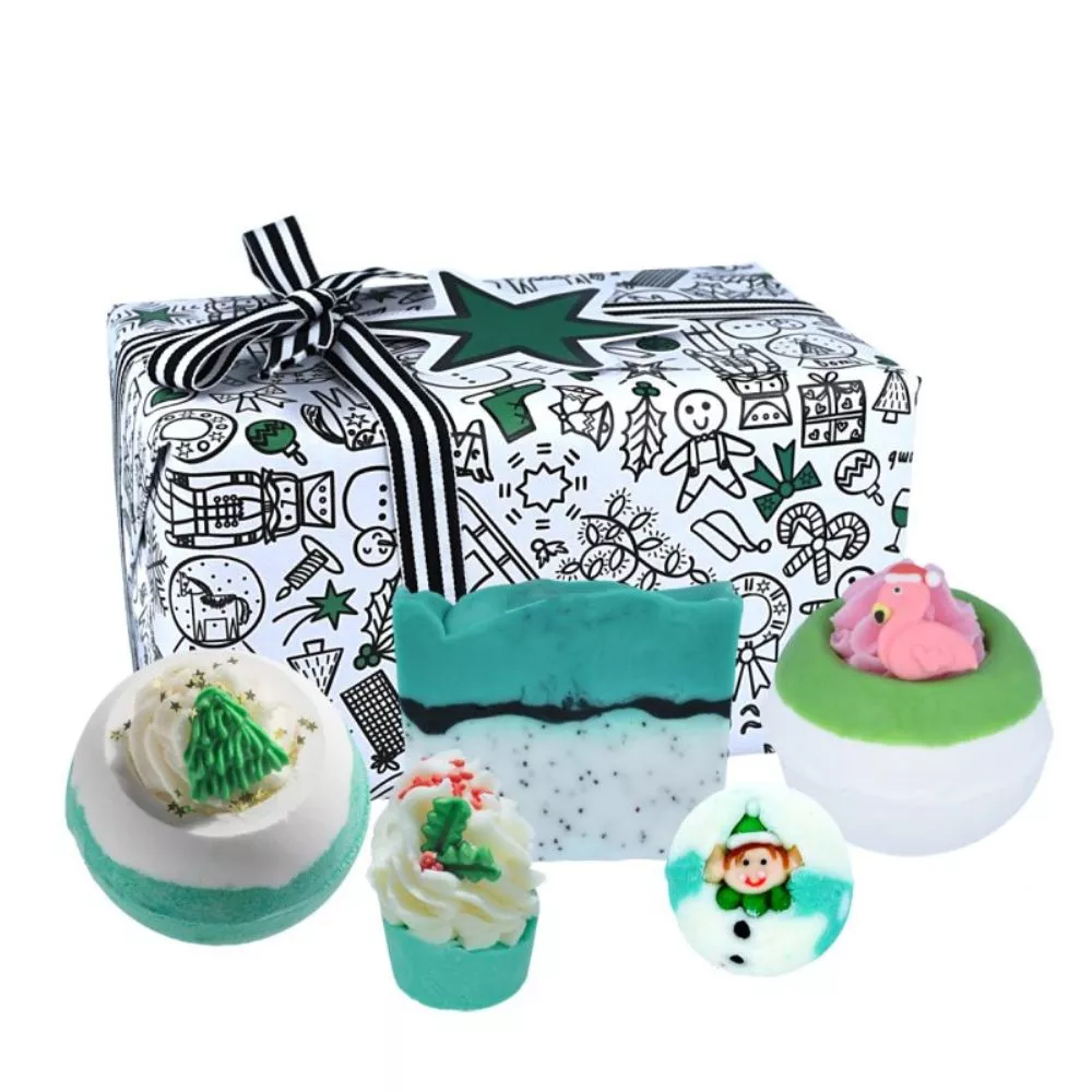 Cadouri pentru Iubita - Set cadou de Craciun cu bombe de baie si sapun, White Christmas, 5 pcs