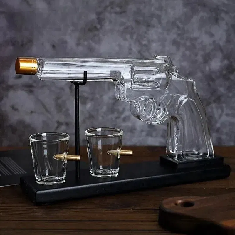 Set cadou decantor Pistol si 2 pahare cu glont [2]