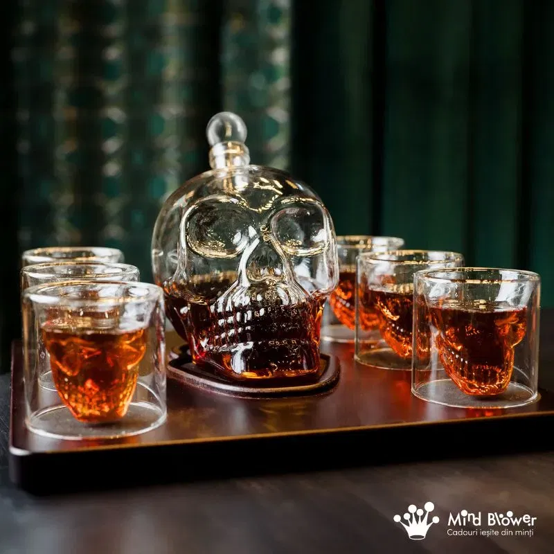 Decantoare - Set cadou Decantor sticla Craniu 1000ml cu 6 pahare cu Tava Free Spirits