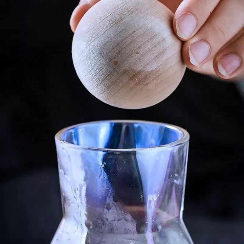 Set cadou Diamante decantor cu 4 pahare si bile de curatare [6]