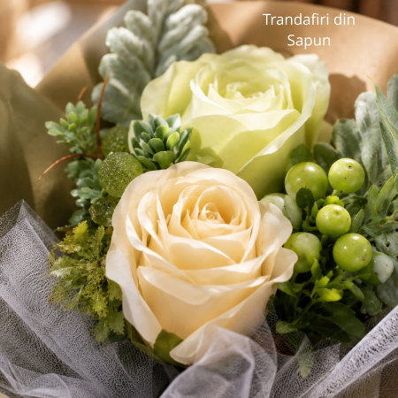 Set cadou femei cu flori din sapun si lumanare, Secret Garden [9]