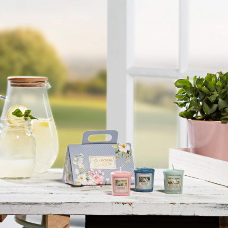 Set cadou lumanari parfumate Yankee 3 VOTIVE GARDEN HIDEAWAY PURSE [0]