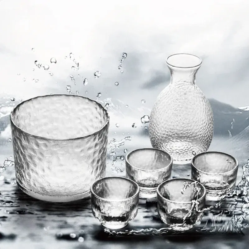 Cadouri pentru Iubita - Set cadou servire bauturi tari Sticla cupa si 4 pahare Platinum