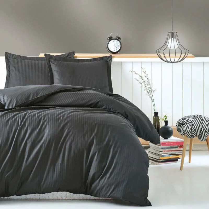 Set lenjerie de pat bumbac satinat, antracit 200x220 cm, eleganta si prospetime [0]